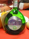 Pr�sent: Bocksbeutel mit Bild der Schutzh�tte Hesselberg